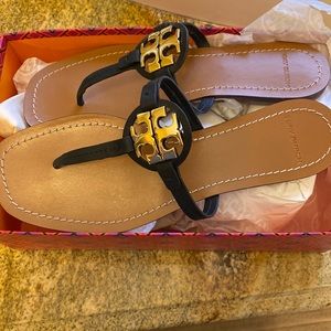 Tory burch thong sandal
